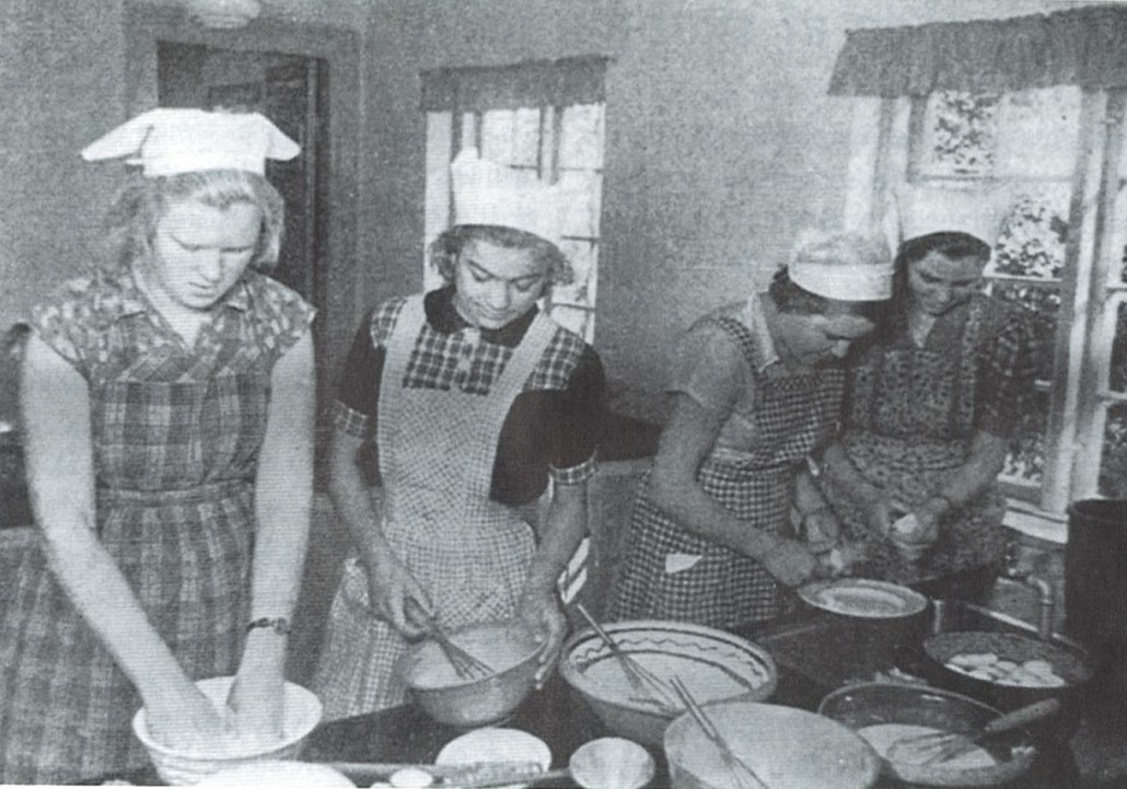 F3 Husgerningstime piger anno i 1952