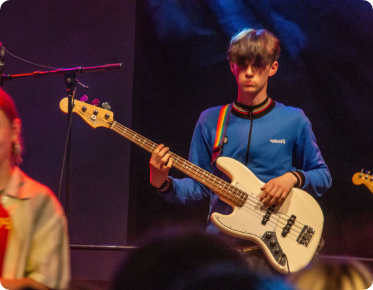 spiller elguitar